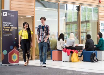 Students in front of the Student Service Centre - Exchange Building