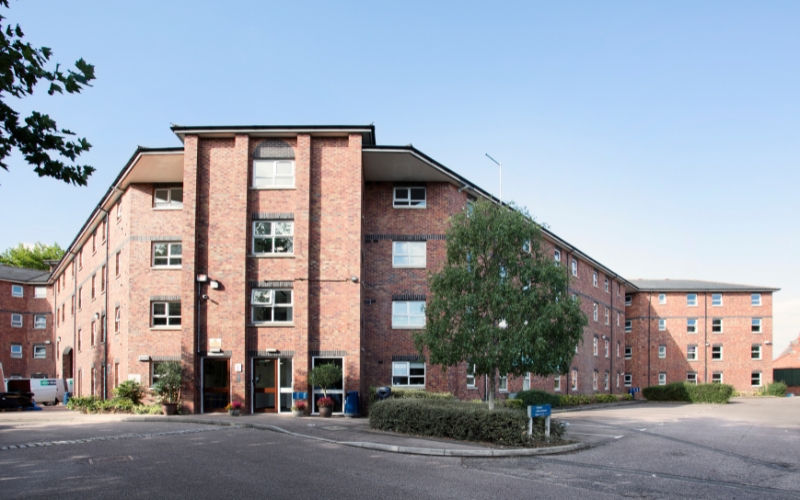 Royal Derby Hospital Medical School Exterior 800x500