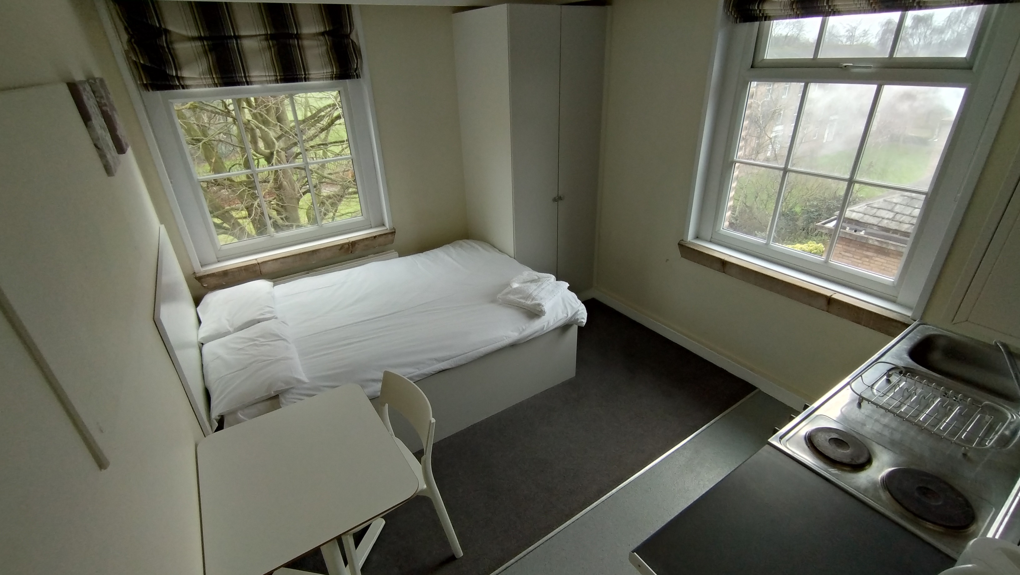 Studio flat- University Houses