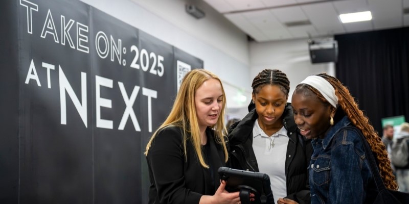 Engineering-Science-Technology-Fair-2024-LGL-DSC07395-800x400