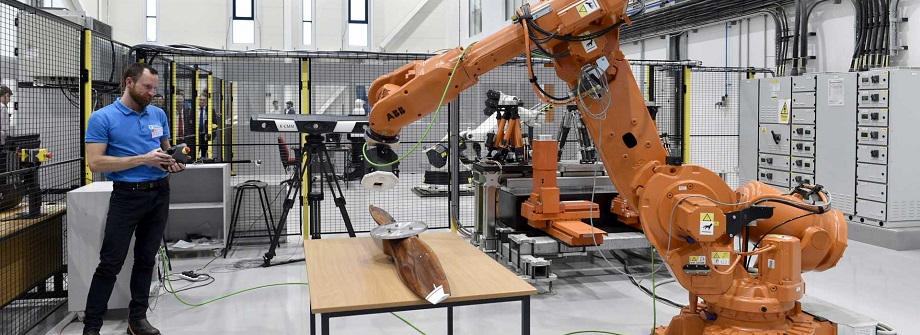 Robots-at-work 920x335 px